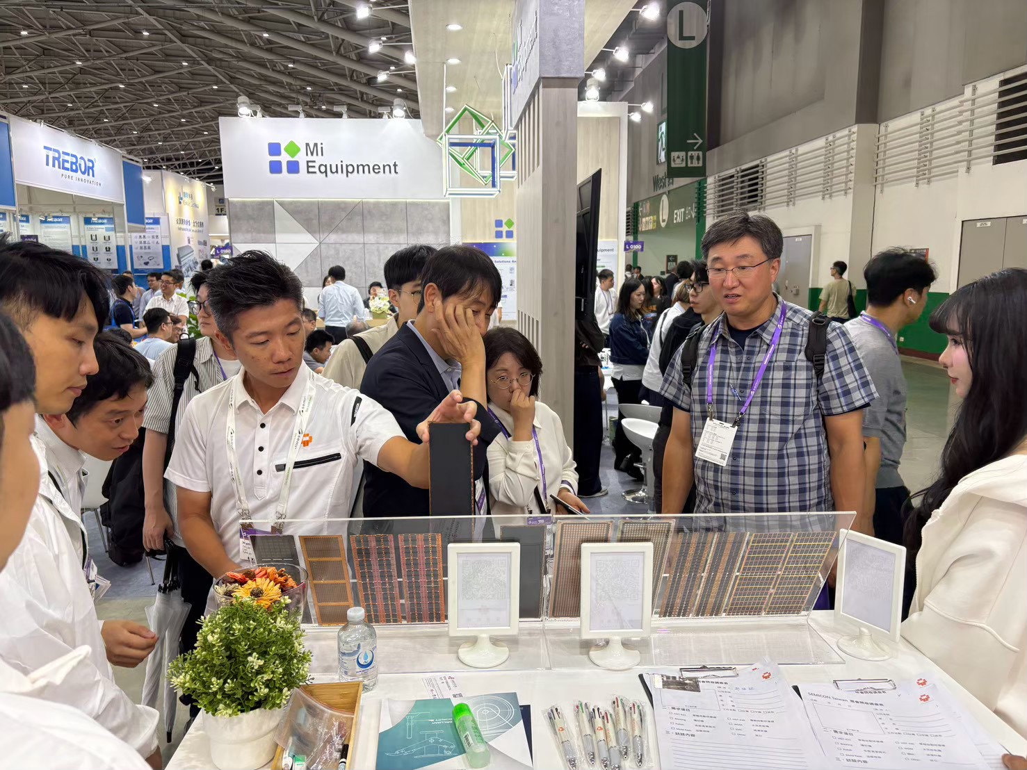SEMICON Taiwan 2026｜基板樣品展示近景